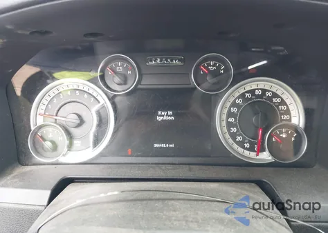 2013 Ram 1500 Laramie z USA, uszkodzony, nr VIN 1C6RR7VT2DS698735